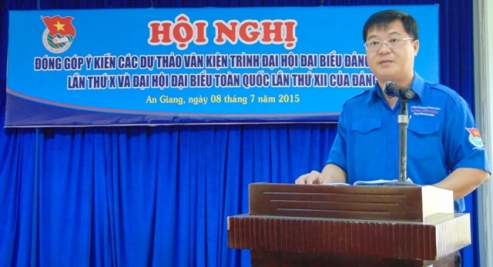 Đồng chí Huỳnh Quốc Thái - Phó Bí thư Thường trực Tỉnh Đoàn phát biểu tại hội nghị